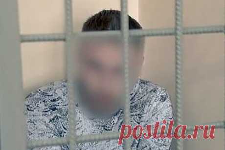 Аферисты обманули 20 российских пенсионеров под предлогом замены розеток. Сотрудники полиции пресекли преступную деятельность группы аферистов, обманувших более 20 пенсионеров из Барнаула в возрасте от 73 до 92 лет. Четырежды судимый 32-летний барнаулец с 41-летним подельником, выдавая себя за работников служб электроснабжения или оконного сервиса, обзванивали пожилых людей.