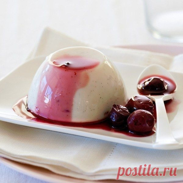 Диетическая панна-котта  
 
 На 100 гр - 59 ккал  белки - 12  жиры - 0 углеводы - 3   
 
Легкий и очень вкусный десерт, без вреда фигуре!  
 
Ингредиенты:  
 
 Молоко 1% - 100 мл  
 Творог обезжиренный - 400 г  
•Вишня замороженная - 100 г (или любые другие ягоды, фрукты на ваш вкус)  
 Желатин - 1 ст. л  
 Вода - 100 мл  
•Подсластитель - по вкусу  
 
Приготовление:  
 
Желатин замочить стаканом горячей воды. Вишню разморозить. После того как желатин набухнет, смешать его...