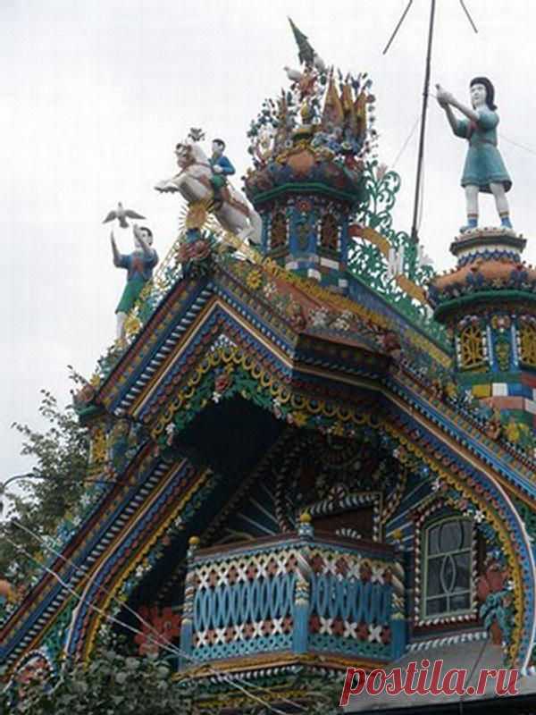 Unusual Village House - Russia : Travel Tourism