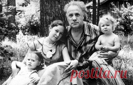 Народный артист СССР Жаров Михаил Иванович с семьей 27.10.1899 -15.12.1981г.
