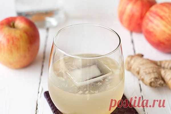 Яблочно-имбирный лимонад
Существуют определенные сочетания продуктов, которые считаются базовыми, так как идеально подходят и дополняют друг друга. Напитки не исключение и сегодня мы узнаем, как приготовить в домашних условиях яблочно-имбирный лимонад,  в котором два вкуса подчеркивают один другой.