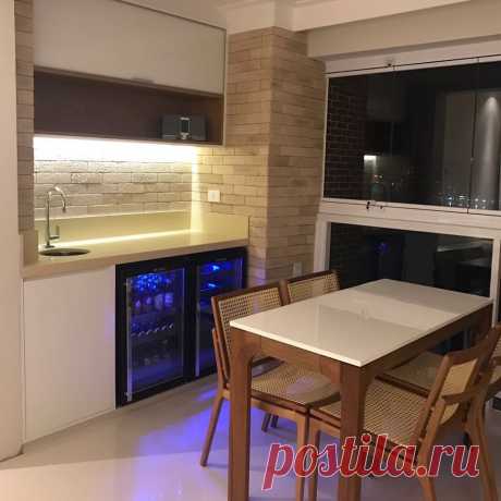Публикация Arq. Heitor Paulucci в Instagram • Апр 21 2017 в 10:40 UTC 76 отметок «Нравится», 5 комментариев — Arq. Heitor Paulucci (@arq.heitor_paulucci) в Instagram: «Mais um trabalho sendo concluído ✅! Amando 😍  #santos #apartamento #designdeinteriores #interiores…»