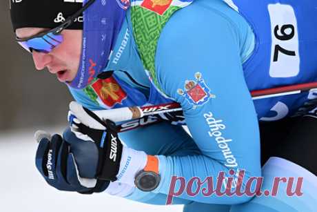 Биатлонистов сборной России предложили штрафовать за пропуск чемпионата страны. Двукратный олимпийский чемпион Дмитрий Васильев предложил штрафовать биатлонистов национальной сборной за пропуск чемпионата России. «Почему они игнорируют чемпионат России? Это безобразие, я этим возмущен. Какая-то безответственность, такие вещи недопустимы», — заявил он.