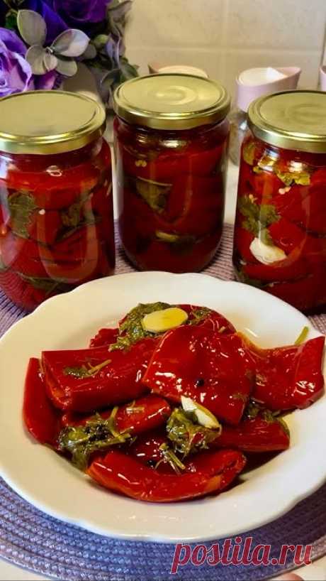 МАРИНОВАННЫЙ ПЕРЕЦЭтому рецепту более 30 лет, каждый год я мариную перцы по этому рецепту.Выход 7 банок по 700гр.🔷️сладкий красный перец-5 кг.🔷️подсолнечно...