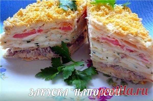 Закуска Наполеон

Есть торт Наполеон, а это закуска - приготовленная из коржей для торта и выложенная как торт. Оригинальное блюдо, можно подавать на праздничный стол. 

Ингредиенты:

коржи для торта - 6 шт,
грибы - 0,5 кг.,
филе куриное - 3 шт,
яйца - 3-4 шт,
майонез - 300 г
сыр - 100г
лук - 1шт,
зелень.

Приготовление:

сразу скажу, что коржи я покупала в магазине. Они так и называются 