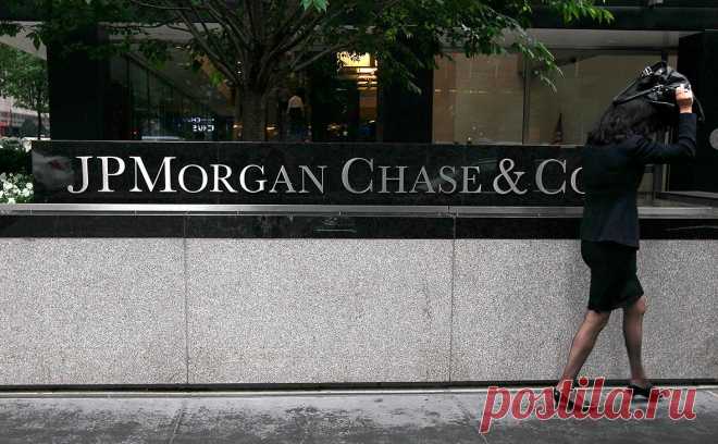 В России арестовали счета банков New York Mellon и JPMorgan на $372 млн. Прокуратура подала иск к СНБО, Нацбанку Украины, JPMorgan и Bank of New York Mellon с требованием арестовать $372 млн на счетах американских банков из-за ареста активов «дочки» Сбербанка на Украине. Суд ходатайство удовлетворил