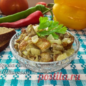 Жареные баклажаны с яйцом