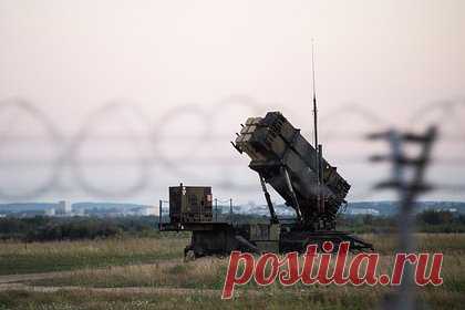 Шойгу заявил о поражении ЗРК Patriot в Киеве. Вооруженные силы (ВС) России поразили еще один зенитно-ракетный комплекс Patriot в Киеве. Об этом сообщил министр обороны Сергей Шойгу. «За последние дни уничтожены крупные склады западного вооружения в Хмельницком, Тернополе и Николаеве, поражен американский зенитный ракетный комплекс Patriot в Киеве», — сказал он.