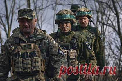 Украине предрекли поражение без поддержки Запада. Вооруженные силы Украины (ВСУ) зависят от военной и финансовой поддержки Запада, в том числе от вооружения, без этого армия республики потерпит поражение. Такие события предрек бывший премьер-министр страны Николай Азаров. По его словам, на Украине нет собственного производства снарядов, патронов, стрелкового оружия.