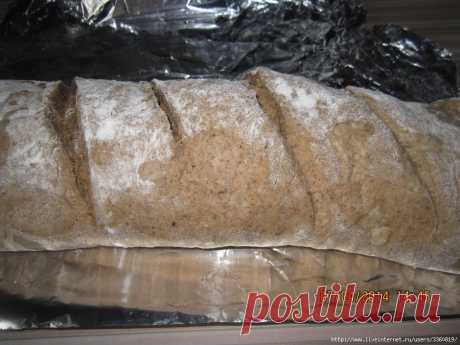 ржаной хлеб с кофе и прецем