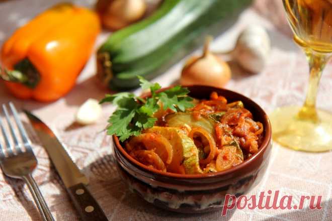Кабачки в томатно-луковом соусе - пошаговый рецепт с фото - как приготовить, ингредиенты, состав, время приготовления - Леди Mail.Ru