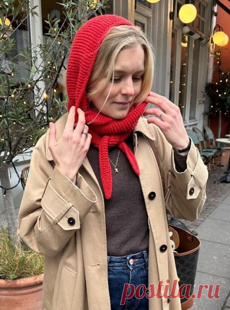 Вязаный шарф-капюшон