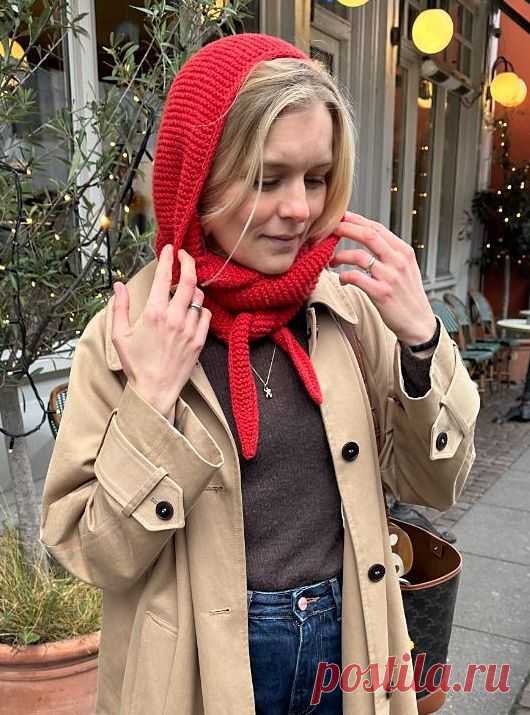Вязаный шарф-капюшон