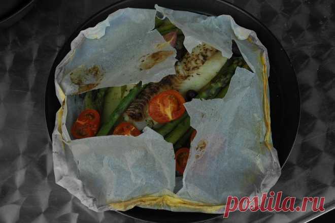 Нежное рыбное филе с овощами, приготовленное в технике карточчо | Вкусные рецепты