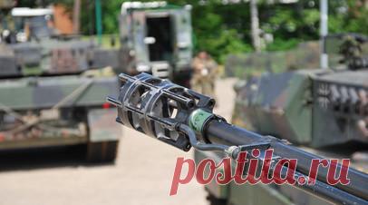 ФРГ поставит Киеву ЗРК Patriot и СЗУ Gepard уже в декабре этого года. Канцлер ФРГ Олаф Шольц на совместной пресс-конференции с Владимиром Зеленским в Киеве заявил, что Германия передаст Украине пусковые установки зенитно-ракетного комплекса (ЗРК) Patriot и самоходные зенитные установки (СЗУ) Gepard уже в декабре этого года, а также новые вооружения, среди которых системы ПВО и вертолёты Sea King в 2025 году. Читать далее