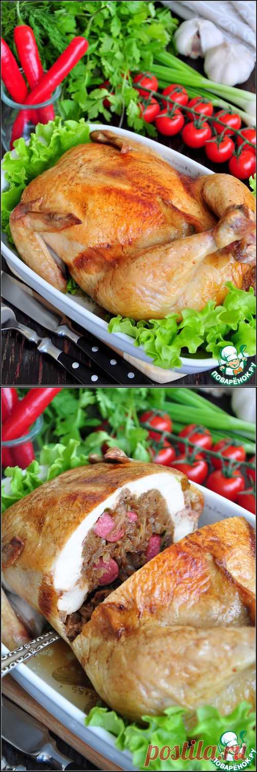 Курица без костей, фаршированная тушеной капустой и охотничьими колбасками - кулинарный рецепт