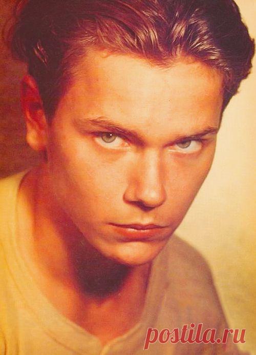 Ривер Феникс (River Phoenix)
- 23 августа, 1970 • 31 октября 1993