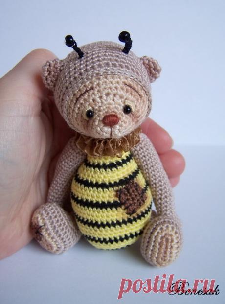 Bee / Teddy Bears &amp; Pals / Teddy Talk: Creating, Collecting, Connecting