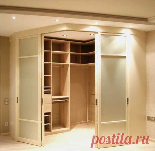 Прежде чем приступать к монтажным работам, необходимо подготовить инструмент к работе и закупить материалы. Инструменты и материалы: ГКЛ; металлический профиль; строительный уровень; минвата (при необходимости); перфоратор с дюбелями; шуруповерт с саморезами; шпатель со шпаклевкой; нож по гипсокартону и грунтовка. Возведение любой конструкции из гипсокартон начинается со сборки прочного устойчивого каркаса После обшивки каркаса гипсокартонными листами […]