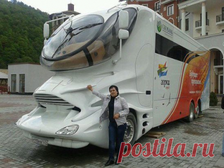 Вот такие автобусы есть у нас в России в Сочи!