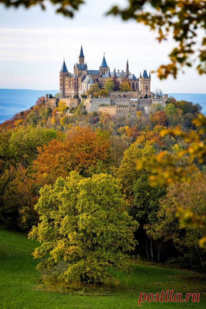 autumn, Hohenzollern castle, south of Stuttgart, Germany
fivehundredpx от Olaf Schober  |  Найдено на сайте 500px.com.