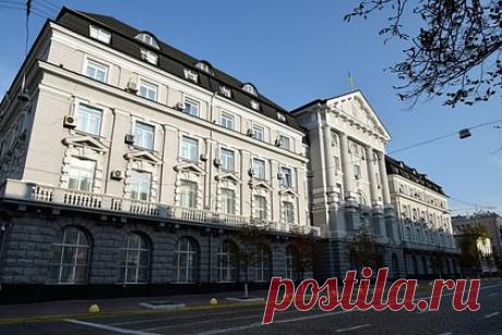 Соучастник покушения на экс-депутата Рады Царева признался в работе на СБУ. Соучастник покушения на бывшего депутата Верховной рады Украины Олега Царева признался в работе на Службу безопасности Украины (СБУ). Координатором покушения был 46-летний житель Ялты, который по заданию СБУ организовал слежку за Царевым и оборудовал в Ялте тайник с оружием.