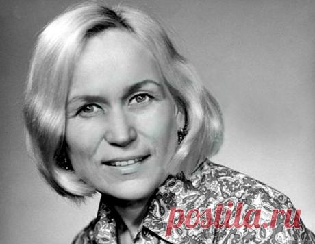ОДИНОКАЯ, БРОШЕННАЯ, ИЗМУЧЕННАЯ ЖИЗНЬЮ ЖЕНЩИНА. МАЙЯ БУЛГАКОВА
