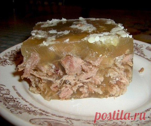 Как правильно приготовить вкусный холодец...
Основные правила приготовления хорошего холодца
Для того чтобы приготовить прозрачный холодец, необходимо помнить
несколько простых правил, придерживаясь которых можно будет без труда
сотворить этот кулинарный шедевр.

Правило 1. Выбор основного ингредиента – мяса.
Готовить холодец можно из любого мяса (из курицы, из свинины, из
говядины, из свиных ножек и т.д.), самое главное, правильно выбрать
основной продукт.

Покупать такой...