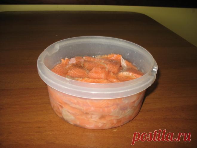 Красная рыба домашнего соления.