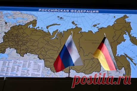 Немецкий байкер в песне призвал руководство Германии к диалогу с Россией. Немецкий байкер и активист Ове Шаттауэр написал песню, в которой призвал власти Германии начать переговоры с Россией. Он заявил о бессмысленности поставок оружия Киеву и экономических санкций против Москвы. Шаттауэр несколько раз приезжал в Россию и был организатором автопробега между Берлином и Москвой.