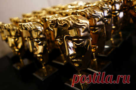 Британцы ворвались на премию BAFTA в знак протеста. Около 20 молодых активистов в знак протеста ворвались на премию Британской академии кино и телевизионных искусств (BAFTA), которая проходила в Лондоне. Таким способом они хотели привлечь внимание к проблеме изменения климата, сообщает The Guardian. Премия проходила в концертном зале Альберт-холл.