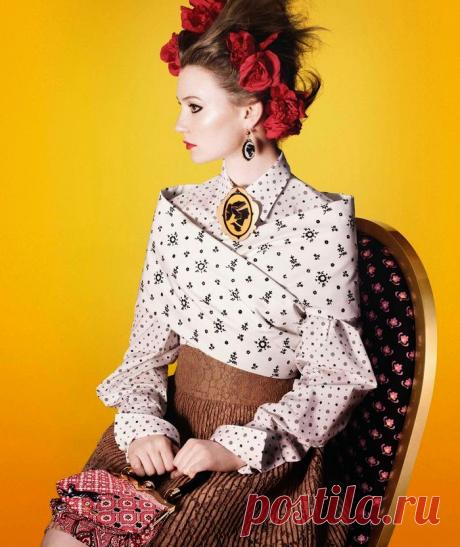 Миа Васиковска (Mia Wasikowska) в фотосессии Дэвида Симса (David Sims) для бренда Miu Miu (весна/лето 2012)