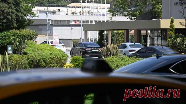 Российская делегация покинула гостиницу в Стамбуле