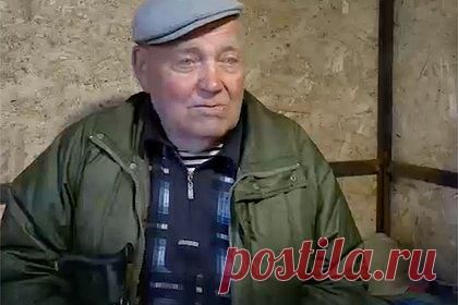 В России 90-летний житель сгоревшего дома был вынужден жить в собачьей будке. В Курганской области 90-летний пенсионер был вынужден поселиться в собачьей будке после того, как местные власти не выдали ему сертификат на приобретение нового жилья. Мужчина не захотел надолго оставаться у родственников. Дочь погорельца обращалась в соцслужбы, но чиновники перестали принимать женщину.