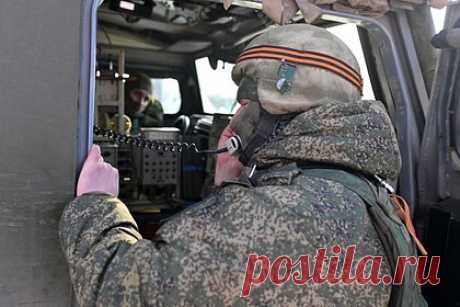 Собака Ватсон помогла найти схрон ВСУ в Херсонской области. В селе Рыково Херсонской области сотрудники полиции и Росгвардии обнаружили схрон с боеприпасами на территории бывшего элеватора. Ранее на этой территории находился склад с боеприпасами ВСУ. Для обследования местности силовики задействовали кинолога со служебно-розыскной собакой по кличке Ватсон.