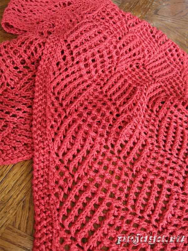 Шарфик спицами, вязан сеткой