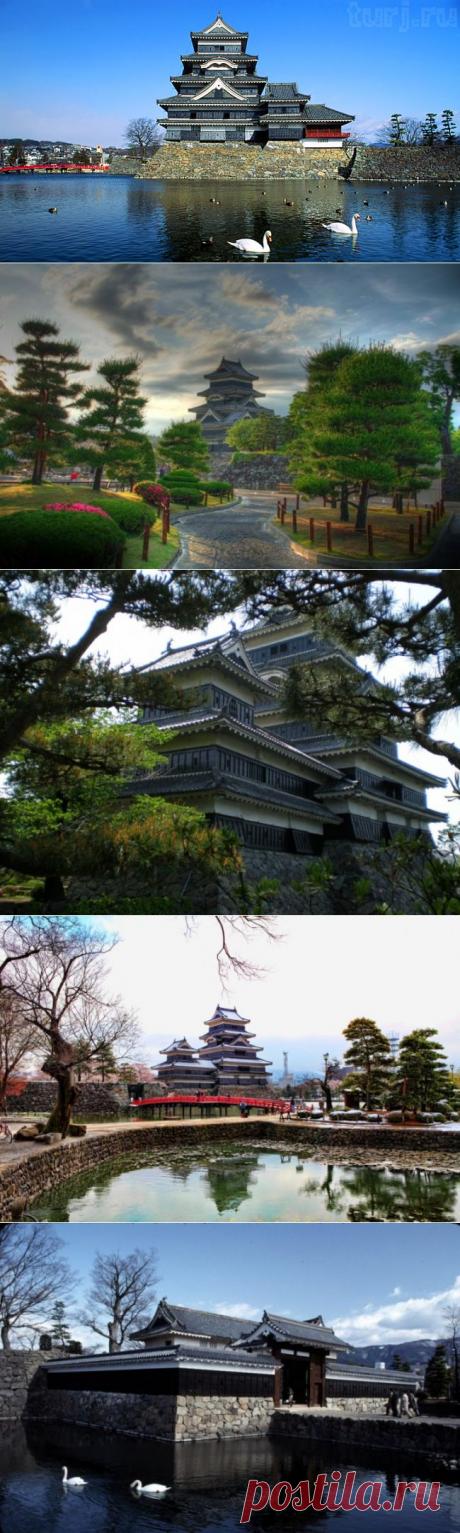 Замок Ворона - это второе название замка Мацумото, одного из старейших в Японии