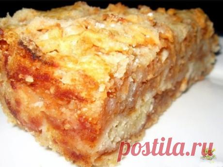 Самый вкусный сыпучий пирог с яблоками. Хит моей свекрови.
Готовить проще простого!
Ингредиенты:
Тесто:
1 стакан муки
1 стакан сахара
1 стакан манки
1 пакетик разрыхлителя (сода не подойдет!)
1/2 пакетика ванильного сахара
1,5 кг — кисловатые яблоки
Приготовление:
Перемешать все ингредиенты для теста. Сыпучее тесто готово.
На крупной терке натереть яблоки. На дно формы с антипригарным покрытием, насыпаем 1/2 стакана теста, сверху высыпаем 1/3 яблок, затем опять 1 стакана теста, сверху 1/3 яблок,