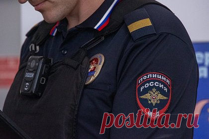Стали известны подробности удара БПЛА по поселку в Крыму. Беспилотный летательный аппарат (БПЛА) атаковал поселок Раздольное в Крыму около 4:45 утра, сообщила местная жительница, пожелавшая остаться анонимной. Она рассказала подробности в беседе с «Лентой.ру». Ранее в поселке Раздольное после атаки беспилотника ввели режим чрезвычайной ситуации (ЧС).