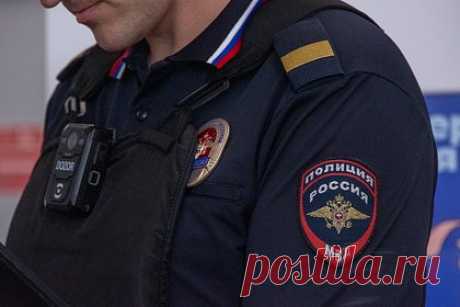 Стали известны подробности удара БПЛА по поселку в Крыму. Беспилотный летательный аппарат (БПЛА) атаковал поселок Раздольное в Крыму около 4:45 утра, сообщила местная жительница, пожелавшая остаться анонимной. Она рассказала подробности в беседе с «Лентой.ру». Ранее в поселке Раздольное после атаки беспилотника ввели режим чрезвычайной ситуации (ЧС).