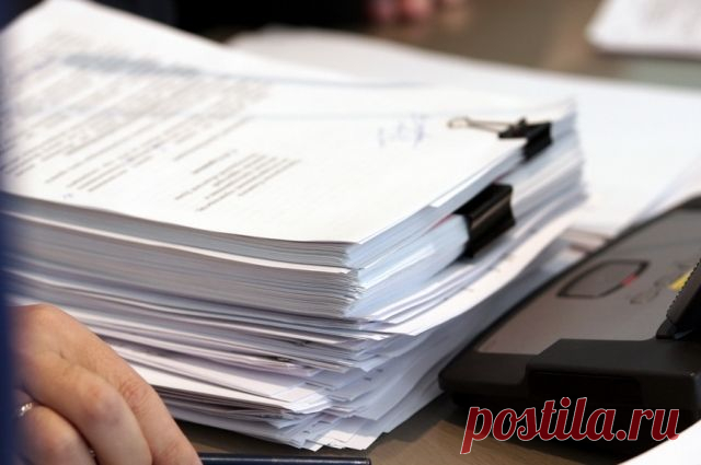 Какие документы стоит хранить, а какие давно пора выбросить? ​АиФ.ru отвечает на популярные вопросы читателей.