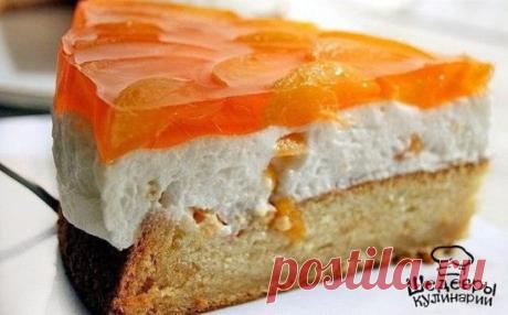ТОРТ "СОЛНЕЧНАЯ ДОЛИНА" 🍰
ИНГРЕДИЕНТЫ:
Бисквит: 
● 4 -белка
● 2 -желтка
● 130 гр -муки
● 80 гр + 25гр -сахара
● 1 пакетик -разрыхлителя
● щепотка -соли
● 90 мл -теплого молока
● 65 мл- растительного масла без запаха
● ванилин
● 30 г- банановых чипсов (либо 1 свежий банан порезанный кубиками)
Суфле:
● белки - 3 шт.
● сахар - 2/3 стакана
● лимонная кислота по вкусу (или сок 0,5 лимона)
● желатин - 1 стол. ложка с горкой
● шоколад - по вкусу
ПРИГОТОВЛЕНИЕ:
Бисквит: Муку, 80 г сахара, соль, раз