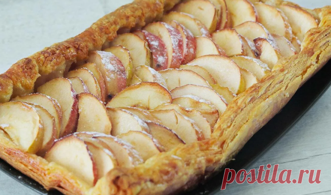 Яблочный пирог из слоеного теста
