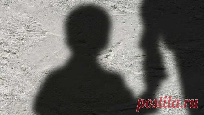 Мужчина напал на ребенка по дороге в школу в Якутии. В Якутске третьеклассник подвергся нападению неизвестного мужчины по дороге в школу. Об этом сообщается в Telegram-канале "Якутск Вечерний". О произошедшем рассказала мать девятилетнего мальчика, по словам женщины, инцидент ...