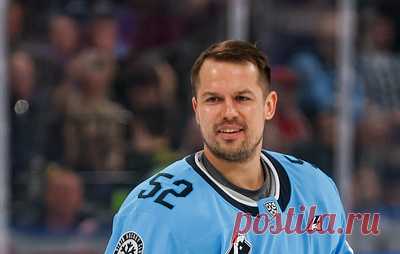 Капитан "Сибири" Широков будет на тренерском мостике в матче КХЛ с "Динамо". Форвард не выходил на лед с 4 ноября из-за травмы