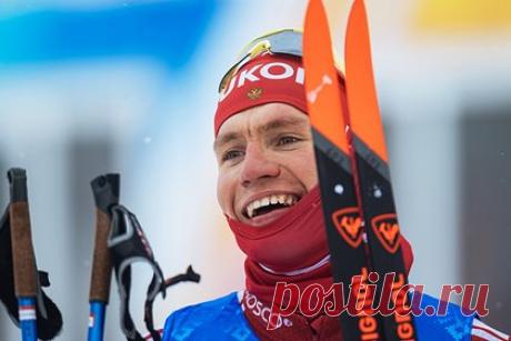 Большунов ответил посмеявшемуся над его победой на турнире в России Клебо. Российский лыжник Александр Большунов ответил пошутившему над его победой на турнире «Чемпионские высоты» норвежцу Йоханнесу Клебо. Он обратил внимание на то, что результаты в скиатлоне и гонке на 15 километров на российском турнире в точности совпадали с результатами на чемпионате мира в словенской Планице.