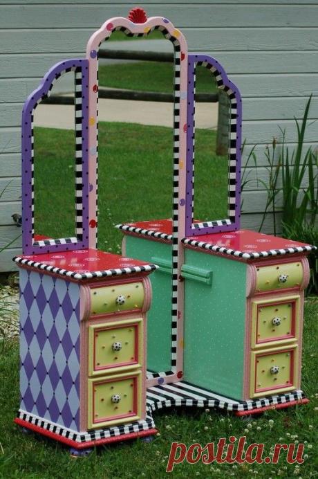 Pamela Nicholas приколол(а) это к доске Painted Furniture