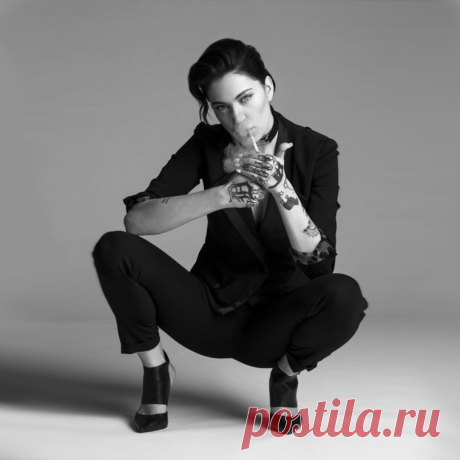 porcelain-black-blesses-us-by-teasing-new-single-hurt-01-758x758.png (758×758)