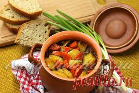 Мясо с фасолью и картофелем в горшочке