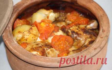 Куриные окорочка в горшочке с овощами
